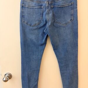 Old Navy Women's Skinny Jeans in Blue